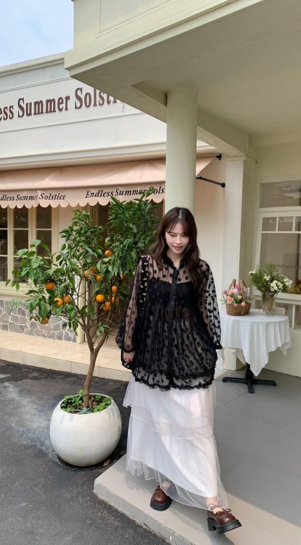 雲朵莊園 立體小花透紗澎感上衣 法式浪漫層次感上衣（2色） 