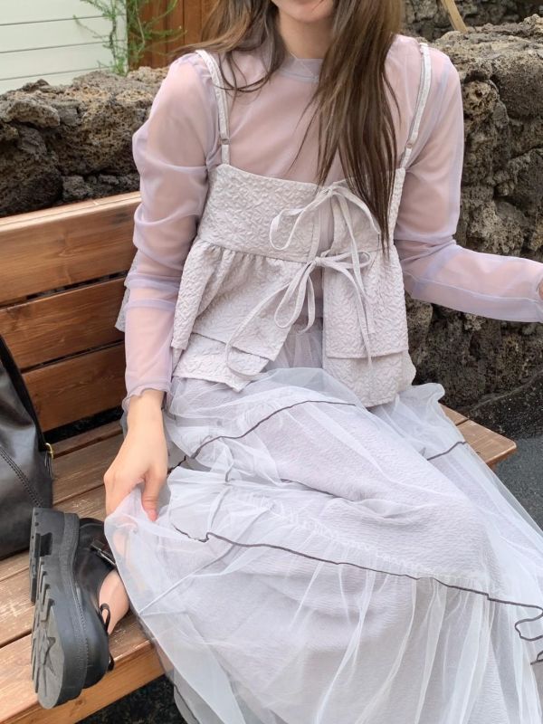 法式微甜 透膚紗感內搭＋立體花紋澎澎背心套裝（4色） 