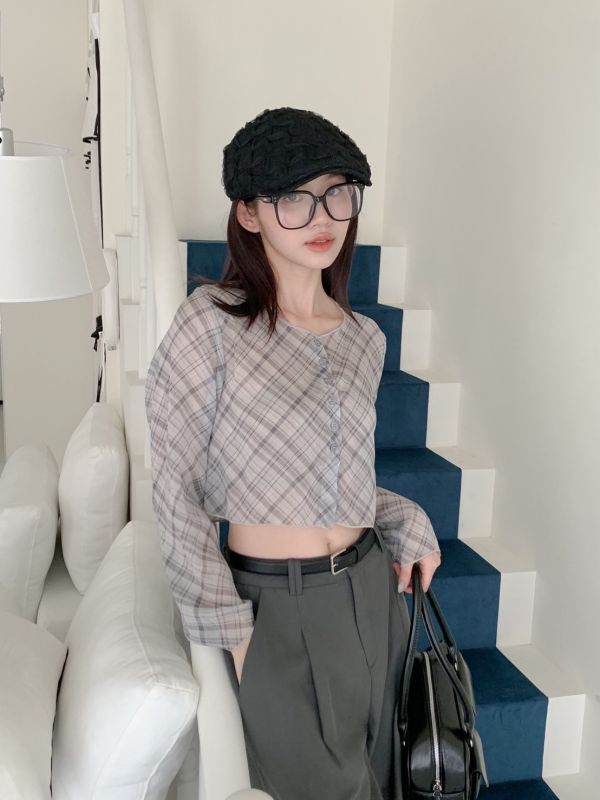 慵懶格紋排扣短板上衣 