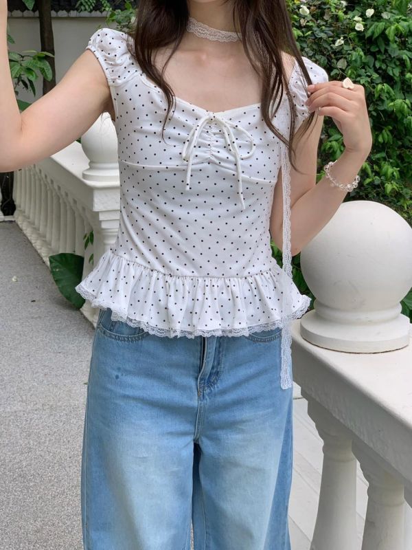 轉身有愛心 高腰直筒牛仔褲 顯瘦寬褲版型 小心機後口袋設計（S-XL) 