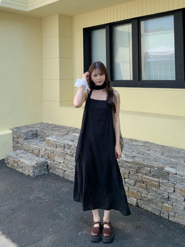 白霧莊園 輕柔垂墜細肩洋裝法式度假感長洋裝（2色） 