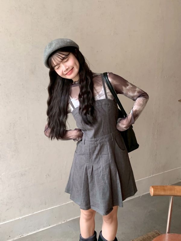 文藝少女筆記 低調後鬆緊吊帶短洋裝 