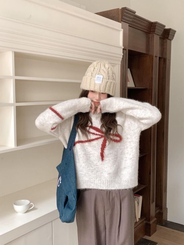 蝴蝶緋語 韓系蝴蝶結毛感針織上衣 可愛不幼稚 顯白配色 柔軟不刺癢 秋冬百搭必收（3色） 