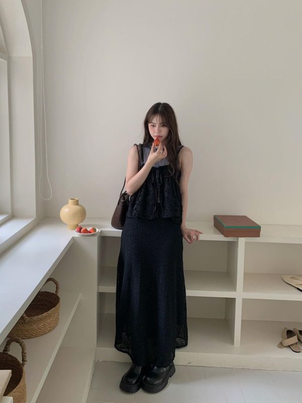 白紗花園午後 立體花紋綁帶背心 微透小性感 輕甜層次感背心（2色） 