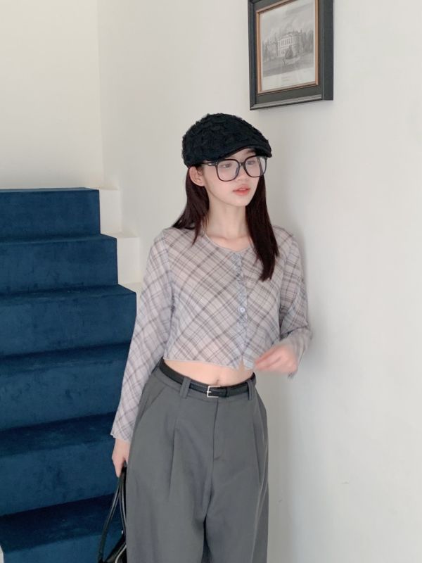 慵懶格紋排扣短板上衣 