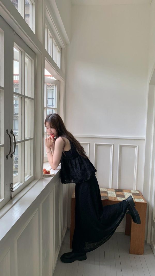 白紗花園午後 立體花紋綁帶背心 微透小性感 輕甜層次感背心（2色） 