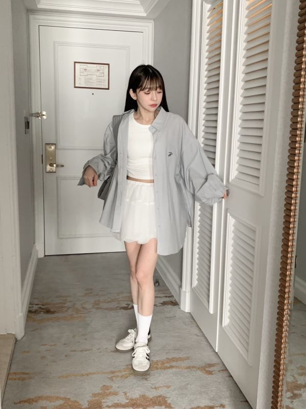 鹽系女孩必備 自訂款草寫B襯衫（2色） 