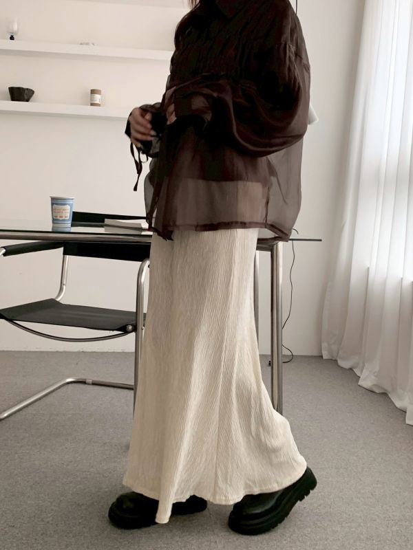 霧光裡的溫柔身影 亮絲壓紋魚尾長裙 修身顯瘦 垂墜感滿分 （3色） 