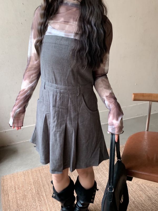 文藝少女筆記 低調後鬆緊吊帶短洋裝 
