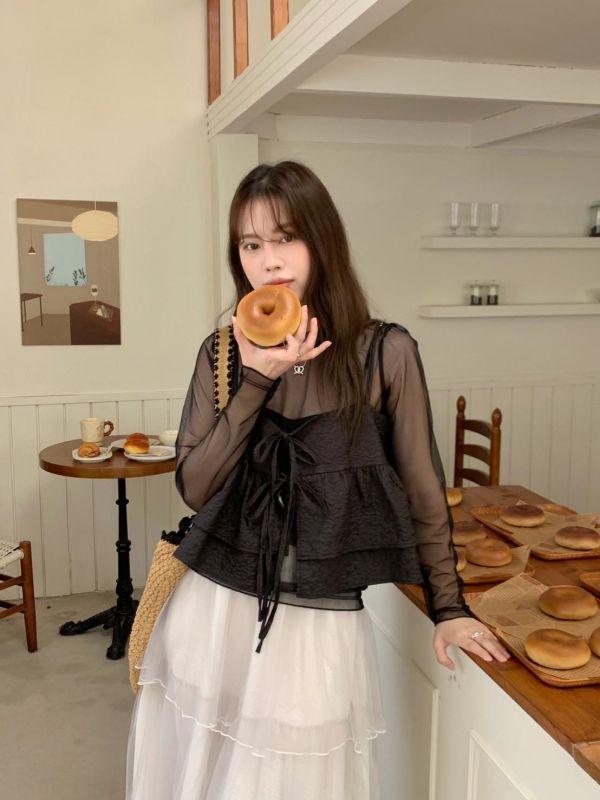 法式微甜 透膚紗感內搭＋立體花紋澎澎背心套裝（4色） 