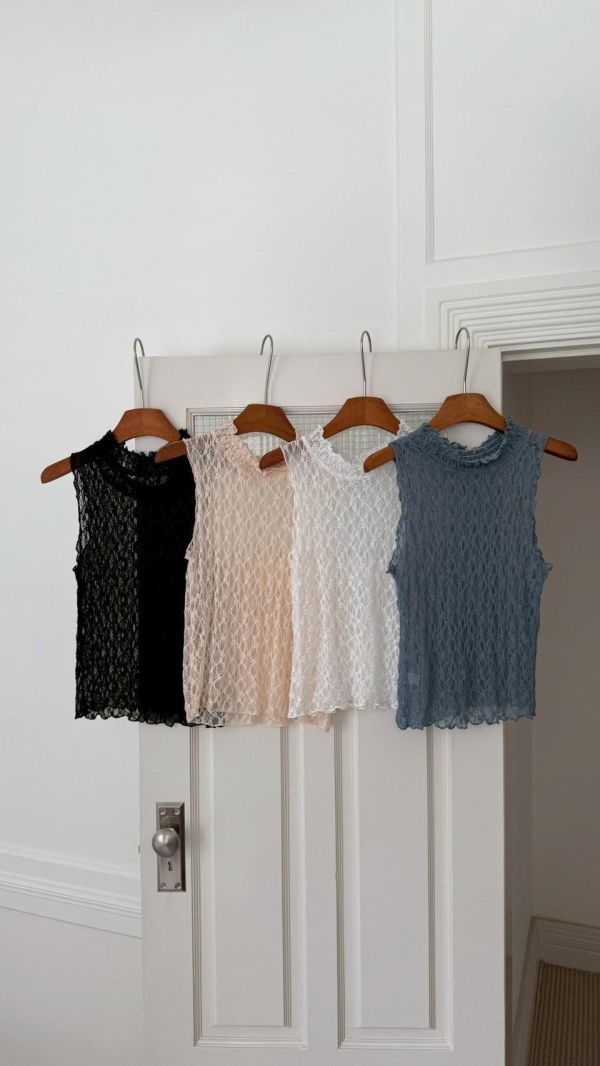 柔光肌理 蕾絲透膚背心 輕透層次感內搭 溫柔小性感背心（4色） 