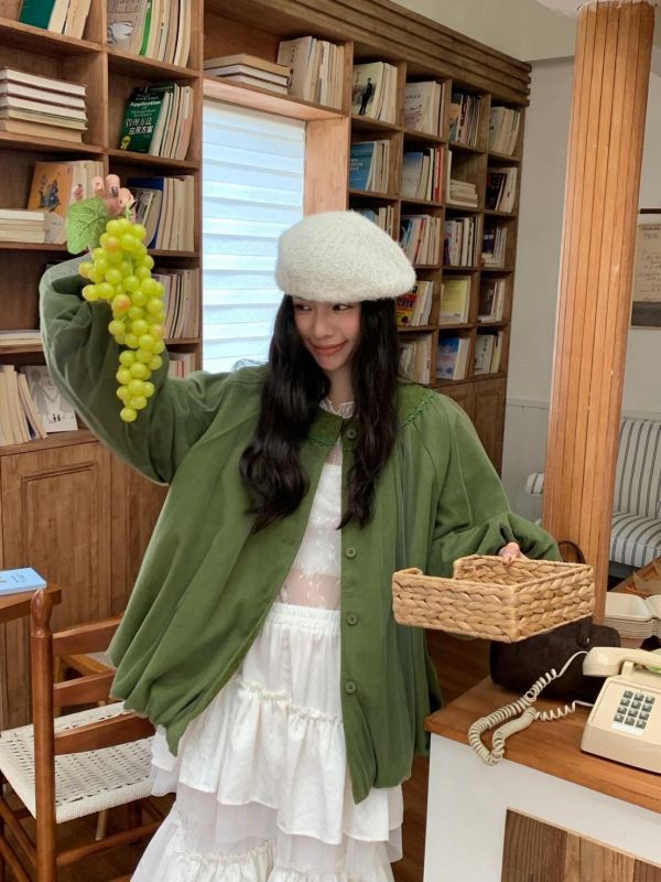 昭和暖冬花物語  日系復古花邊圓領燈芯絨鋪棉外套 蓬袖排釦外套（3色） 