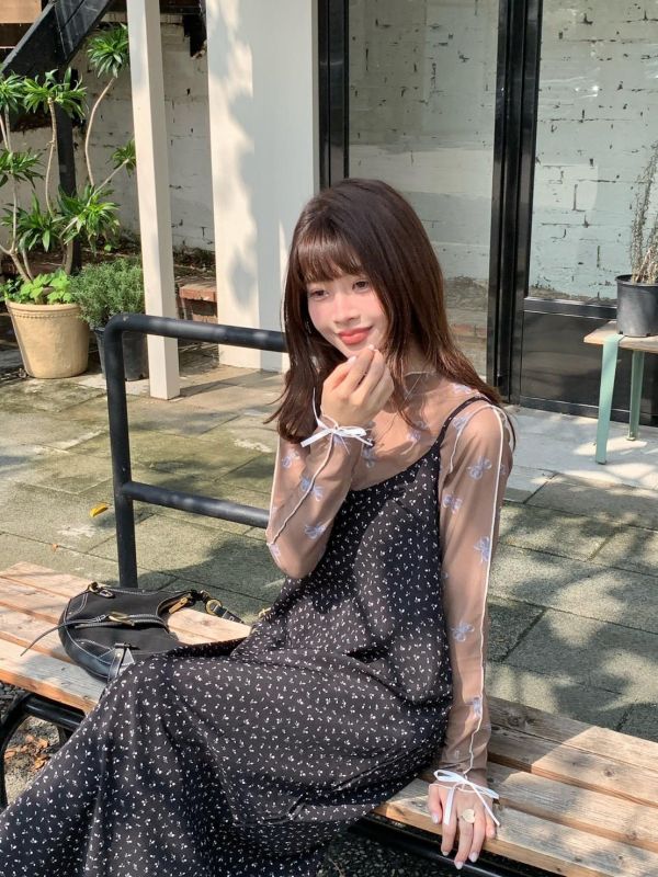 巴黎花園 吊帶洋裝 韓系碎花細肩帶長洋裝 百搭內搭洋裝 春日氣質洋裝（2色） 