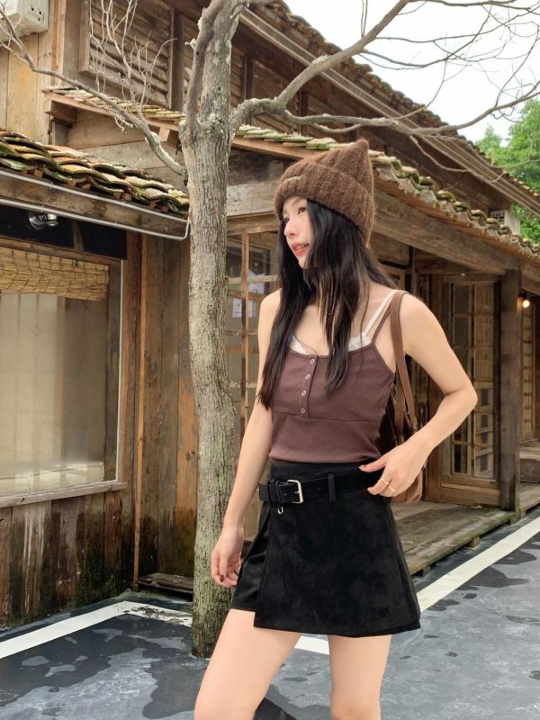 秋日蕾絲小背心 蕾絲拼接細肩帶上衣 前排釦修身內搭 無胸墊背心(3色） 