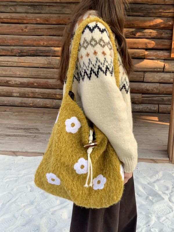 小花日和 日系小花毛呢水桶包 軟糯可愛 輕量好背 秋冬必備 百搭肩背包（5色） 