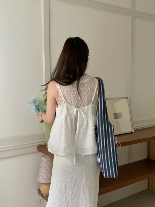 白紗花園午後 立體花紋綁帶背心 微透小性感 輕甜層次感背心（2色） 