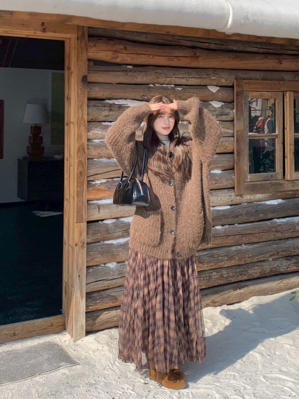 琥珀色的旋律 日系柔光格紋百褶長裙 鬆緊腰不貼腿 顯瘦垂墜感 四季可穿通勤日常裙（3色） 