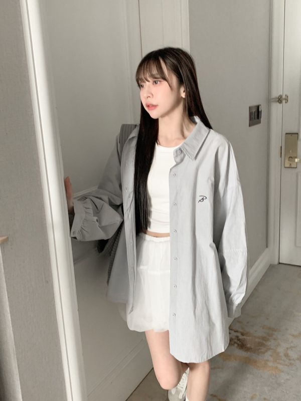 鹽系女孩必備 自訂款草寫B襯衫（2色） 