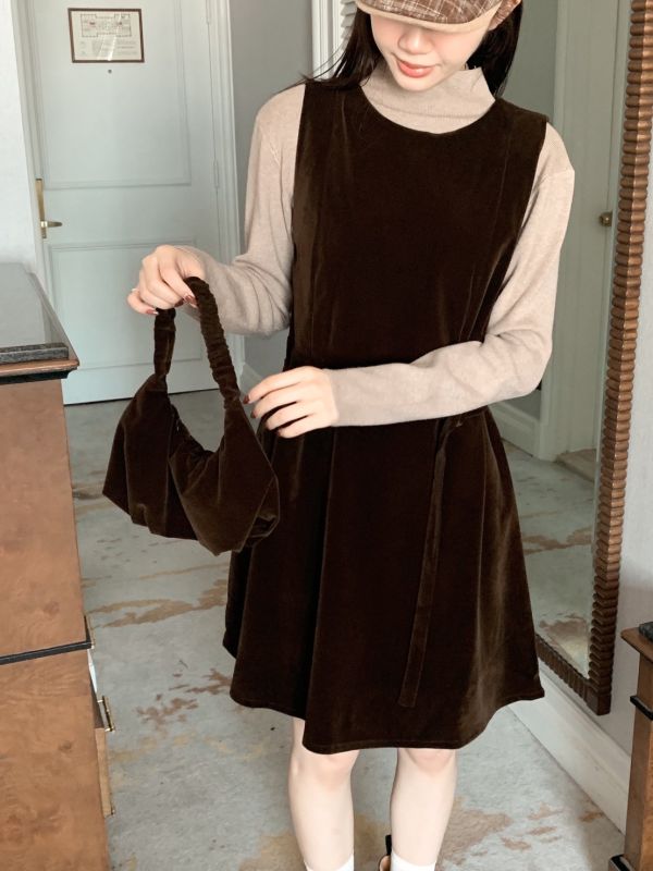 韓系天鵝絨光氣質綁帶小禮服  附贈包包 約會必收 