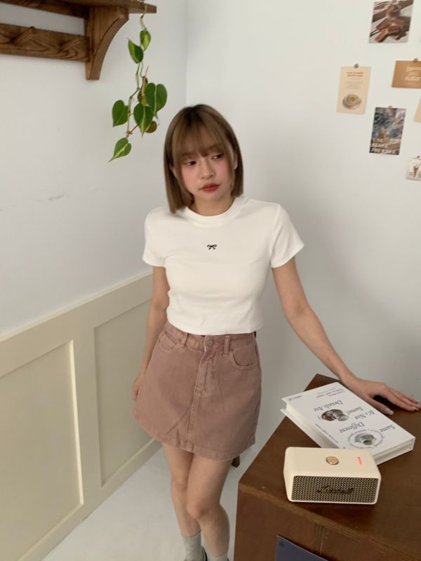 直播熱銷百件 女團風彈力蝴蝶結刺繡短版上衣(6色) 