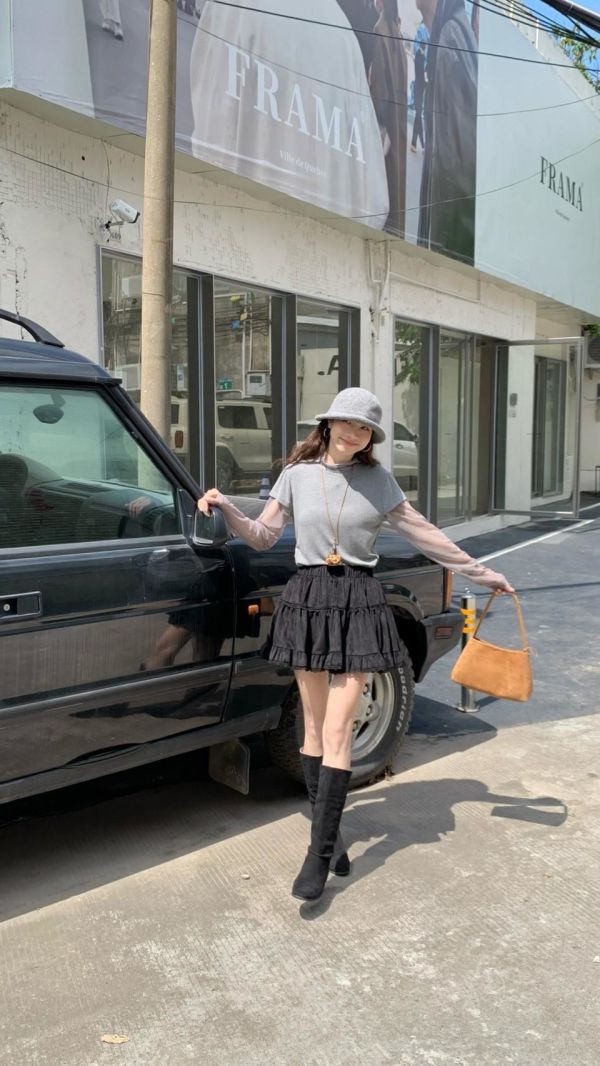 剛剛好的腿長比例 花花短裙 