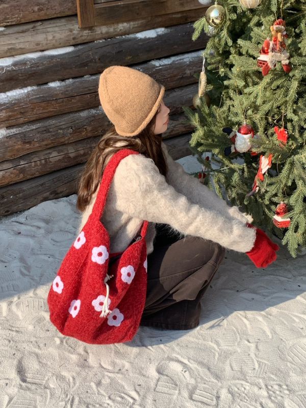 小花日和 日系小花毛呢水桶包 軟糯可愛 輕量好背 秋冬必備 百搭肩背包（5色） 