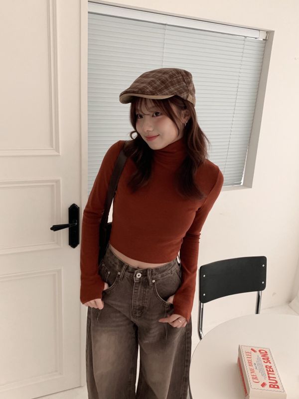 柔軟雲朵感 加絨高領短版打底上衣 保暖不厚重 顯瘦彈性內搭（6色） 