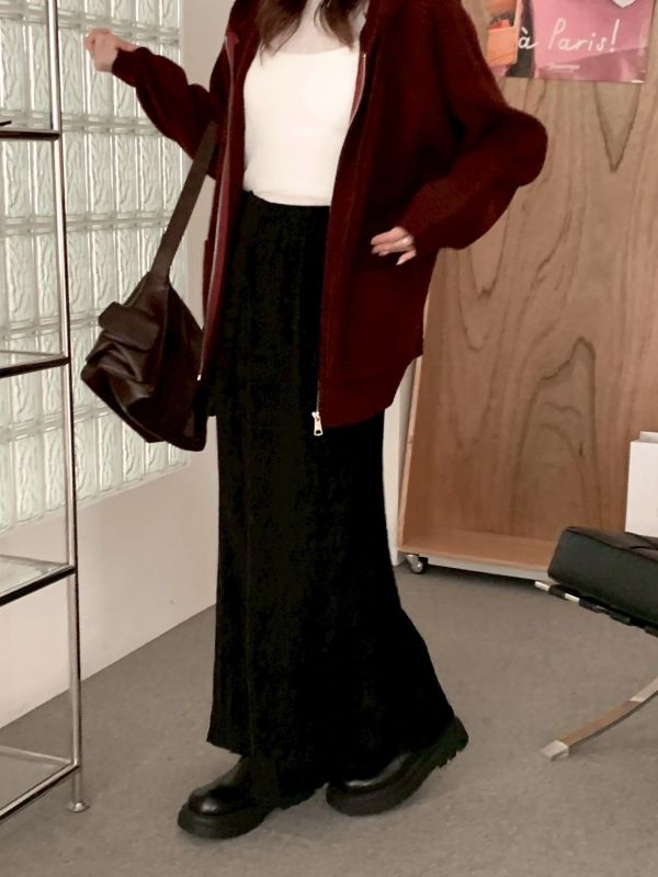 霧光裡的溫柔身影 亮絲壓紋魚尾長裙 修身顯瘦 垂墜感滿分 （3色） 