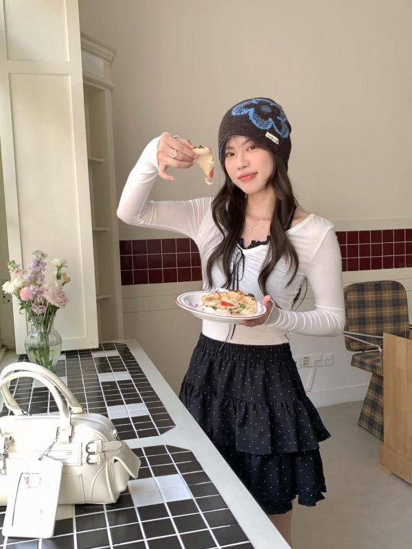 春日心跳蕾絲拼接上衣 蕾絲拼接綁帶長袖上衣 韓系內搭打底（2色） 