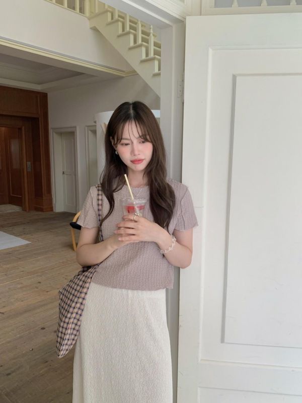 日常柔紋 立體紋理短袖上衣 木耳邊設計 顯瘦百搭素T(4色） 