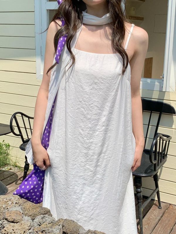 白霧莊園 輕柔垂墜細肩洋裝法式度假感長洋裝（2色） 