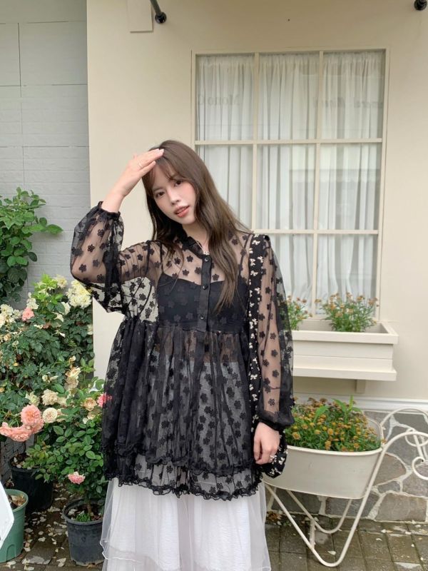 雲朵莊園 立體小花透紗澎感上衣 法式浪漫層次感上衣（2色） 