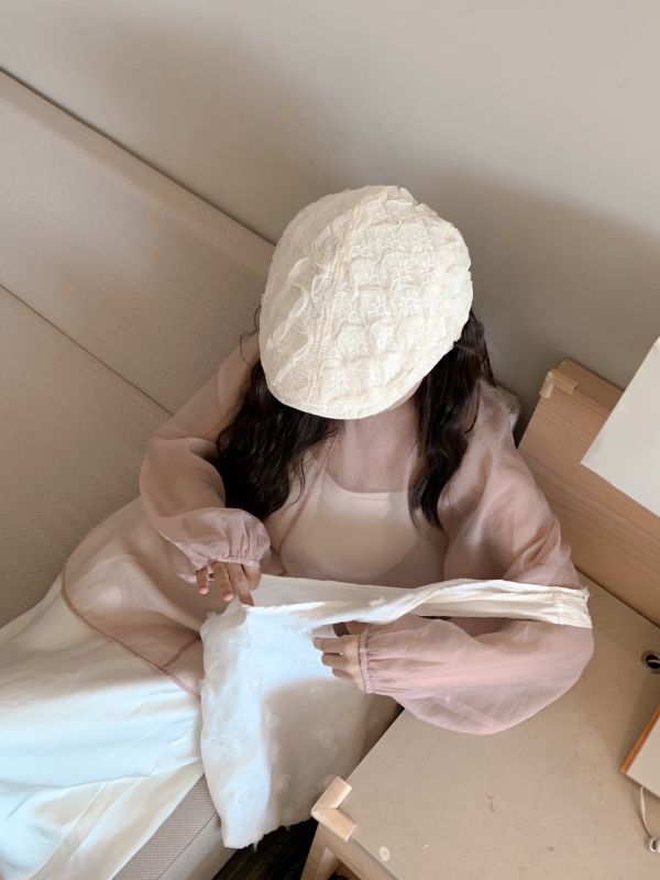 老情人的詩句 輕紗透感泡泡袖上衣(3色) 