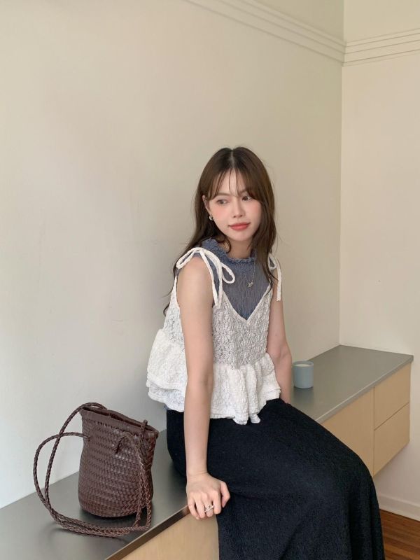 小雛花戀日 蕾絲細肩綁帶背心 可調肩帶 疊穿蛋糕層次背心（3色） 