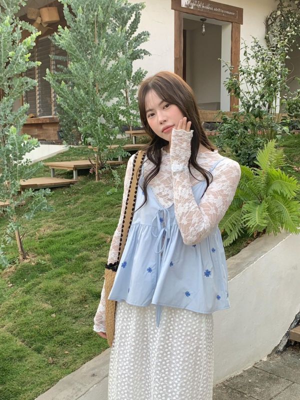 清晨花朵綁帶背心 刺繡花朵細肩背心 韓系甜感綁帶小可愛（2色） 