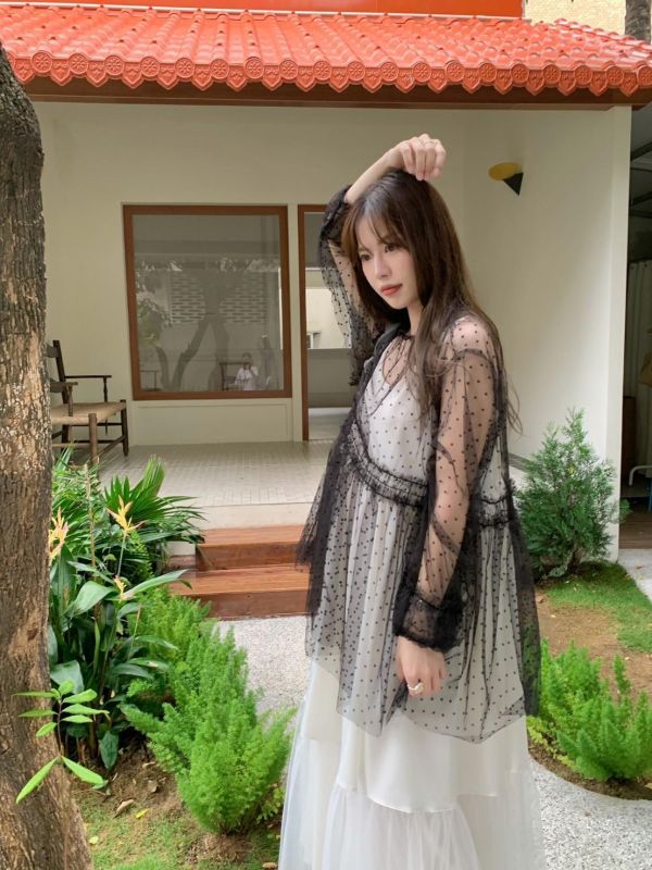 柔霧戀愛濾鏡 點點透紗上衣 層次蛋糕感 微透輕甜長袖上衣（3色） 