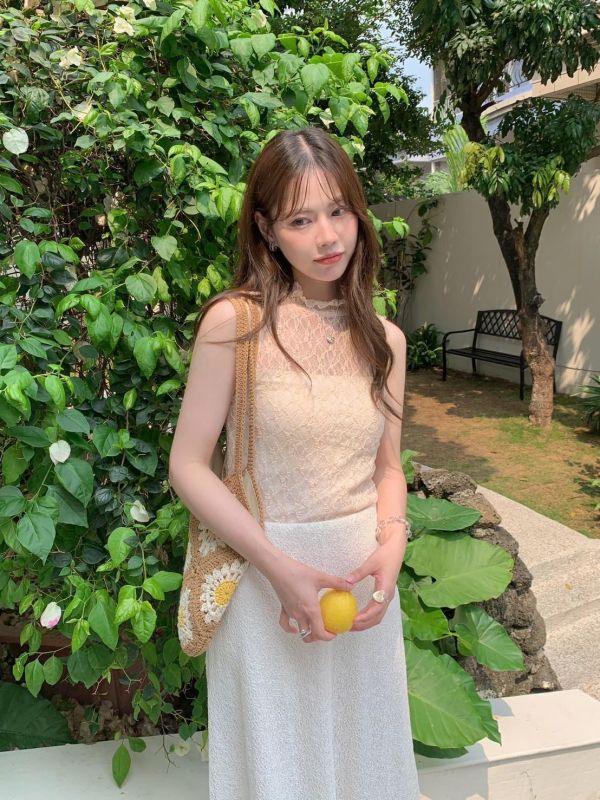 柔光肌理 蕾絲透膚背心 輕透層次感內搭 溫柔小性感背心（4色） 