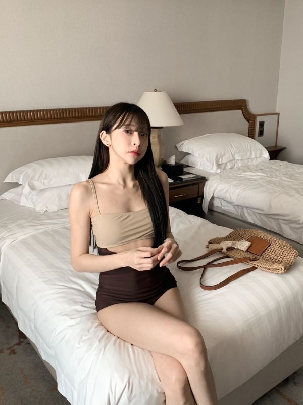 泡在海水裡的藍色夏天 兩件式連身泳裝 