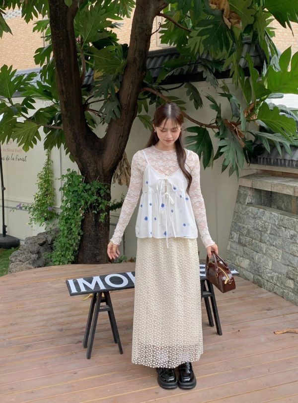 清晨花朵綁帶背心 刺繡花朵細肩背心 韓系甜感綁帶小可愛（2色） 