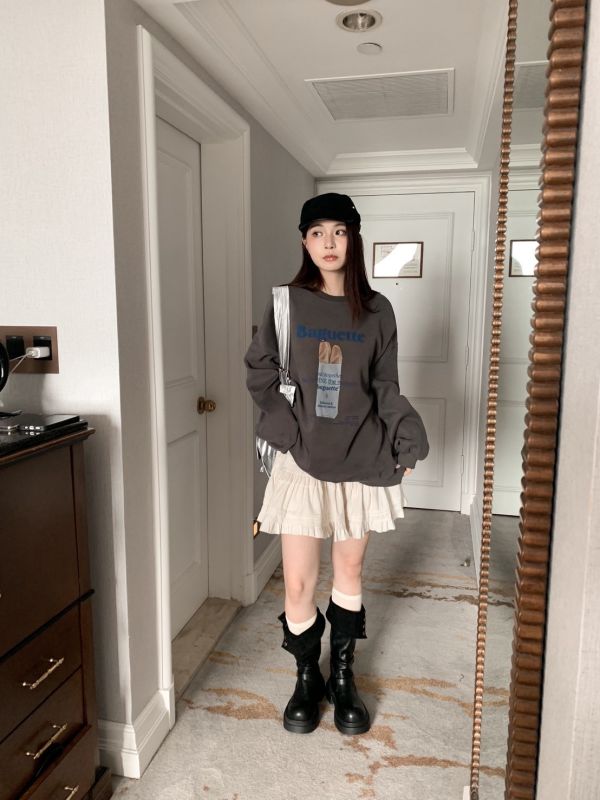 早晨麵包印花大學T 