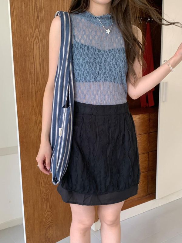 柔光肌理 蕾絲透膚背心 輕透層次感內搭 溫柔小性感背心（4色） 