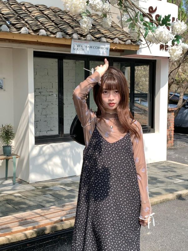 巴黎花園 吊帶洋裝 韓系碎花細肩帶長洋裝 百搭內搭洋裝 春日氣質洋裝（2色） 