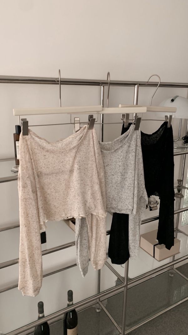 芝麻拿鐵 木耳邊短版長袖上衣 顯瘦彈性款 (4色） 