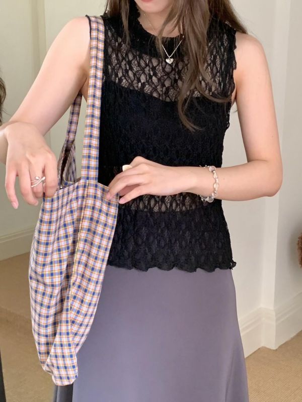 柔光肌理 蕾絲透膚背心 輕透層次感內搭 溫柔小性感背心（4色） 