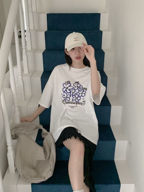 手繪插畫感 花花大T(男女可穿） 