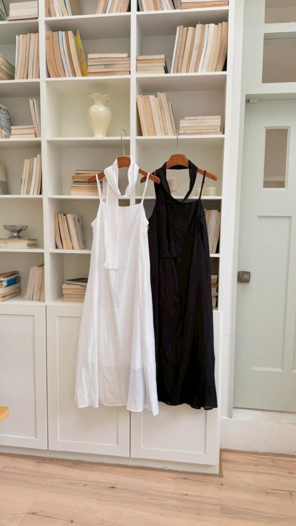 白霧莊園 輕柔垂墜細肩洋裝法式度假感長洋裝（2色） 