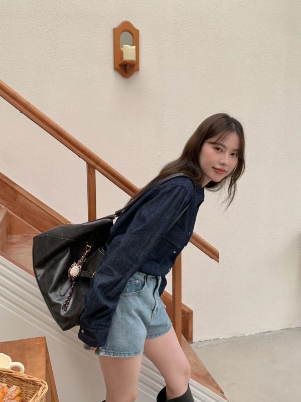 歐洲街角日常 短版牛仔襯衫 雙口袋設計 顯比例百搭襯衫（2色） 