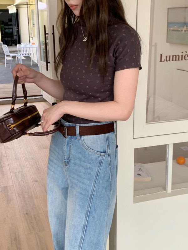 歐洲街角溫柔感 碎花透膚短袖上衣 木耳邊上衣（3色） 