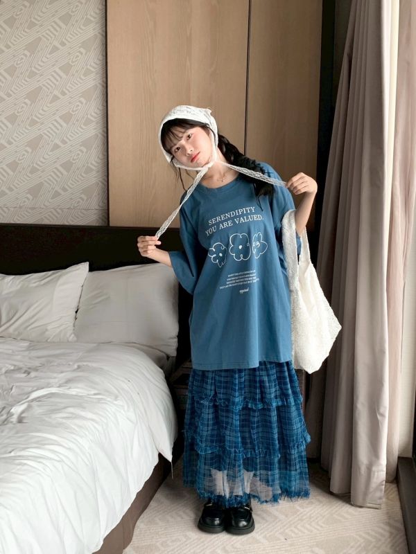三朵小花極簡風格大Tee 