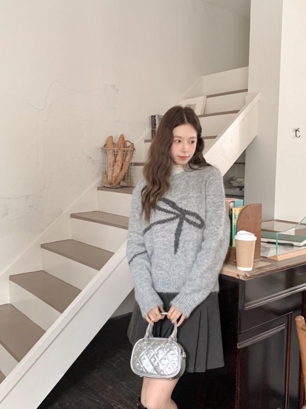 蝴蝶緋語 韓系蝴蝶結毛感針織上衣 可愛不幼稚 顯白配色 柔軟不刺癢 秋冬百搭必收（3色） 